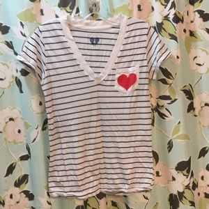 Super cute striped v neck tee with heart pocket ❤️